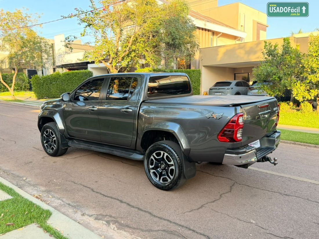 Toyota Hilux SRX Plus CD 2.8 4x4 TDI Automático Diesel 2024/2024 — foto 14 de 15