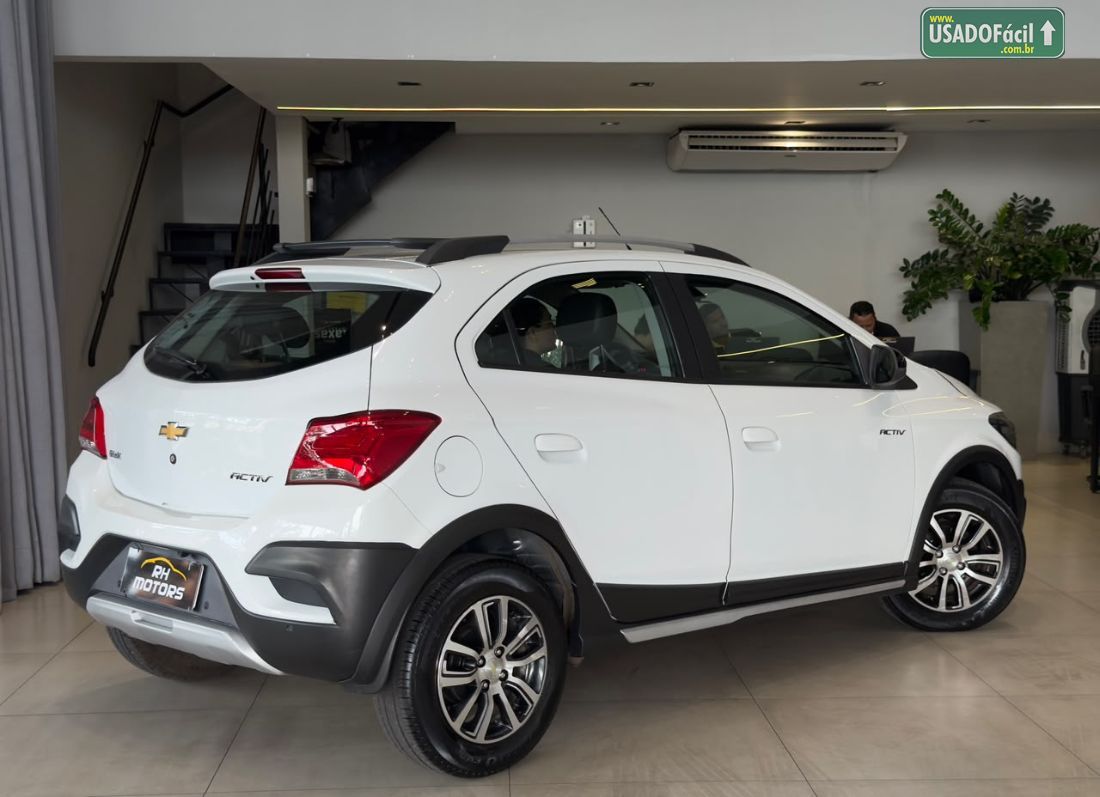 CHEVROLET/GM Onix Hatch Activ 1.4 Mecânico Flex 2016/2017 — foto 4 de 15