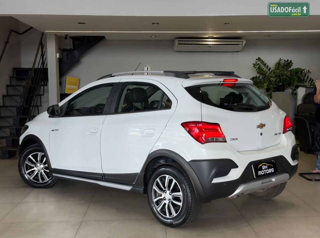 CHEVROLET/GM Onix Hatch Activ 1.4 Mecânico Flex 2016/2017 — foto 6 de 15