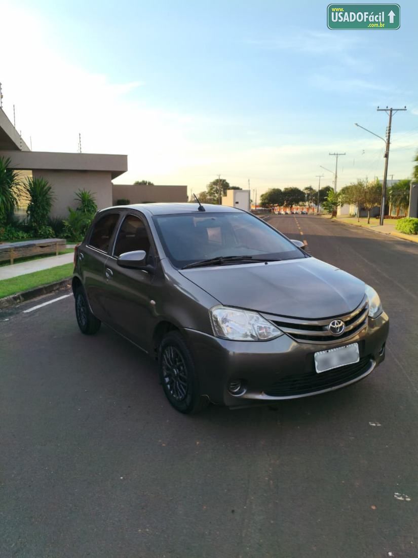 Toyota Etios Hatch X 1.3 Mecânico Flex 2016/2017 — foto 4 de 11