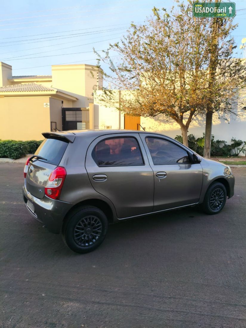 Toyota Etios Hatch X 1.3 Mecânico Flex 2016/2017 — foto 5 de 11