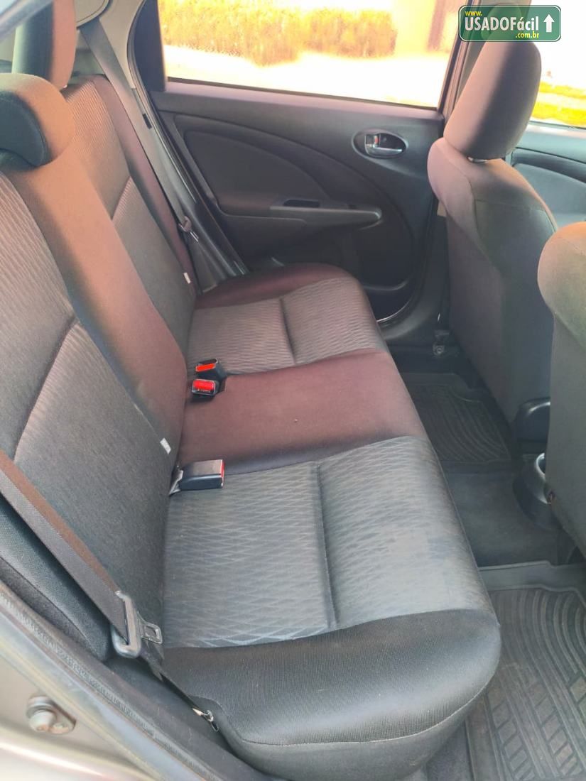 Toyota Etios Hatch X 1.3 Mecânico Flex 2016/2017 — foto 7 de 11