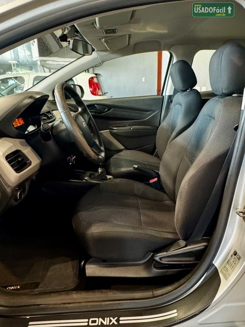 CHEVROLET/GM Onix Joy Hatch 1.0 Mecânico Flex 2018/2018 — foto 10 de 14
