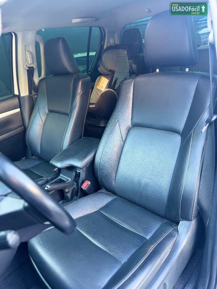 Toyota Hilux SRV CD 2.8 4x4 TDI Automático Diesel 2023/2023 — foto 14 de 15