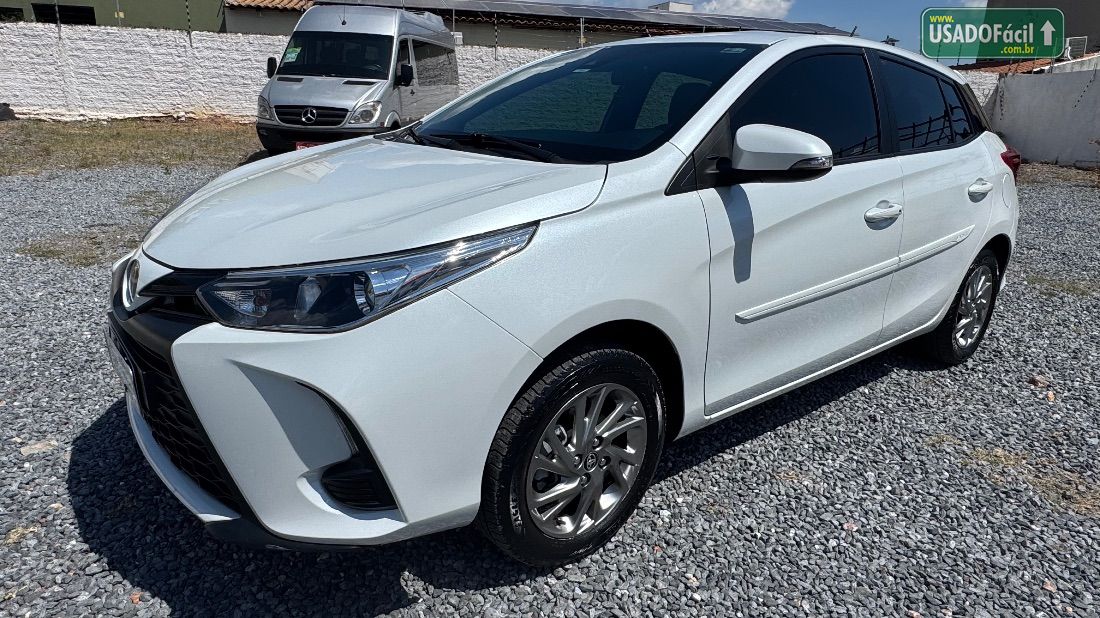 Toyota Yaris Hatch XS 1.5 Automático Flex 2023/2024 — foto 2 de 18