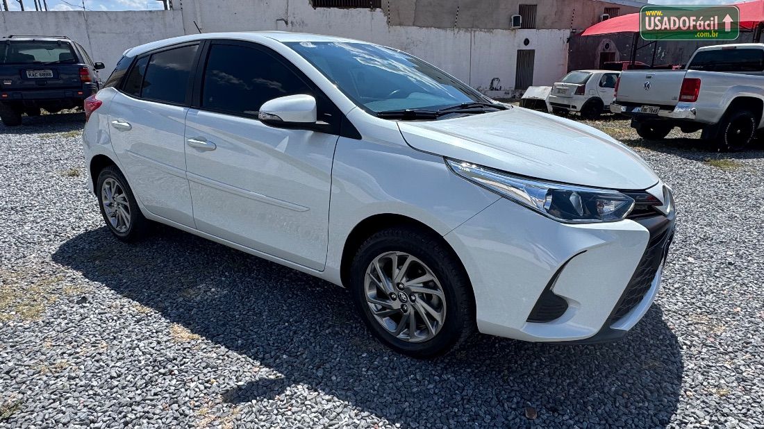 Toyota Yaris Hatch XS 1.5 Automático Flex 2023/2024 — foto 3 de 18
