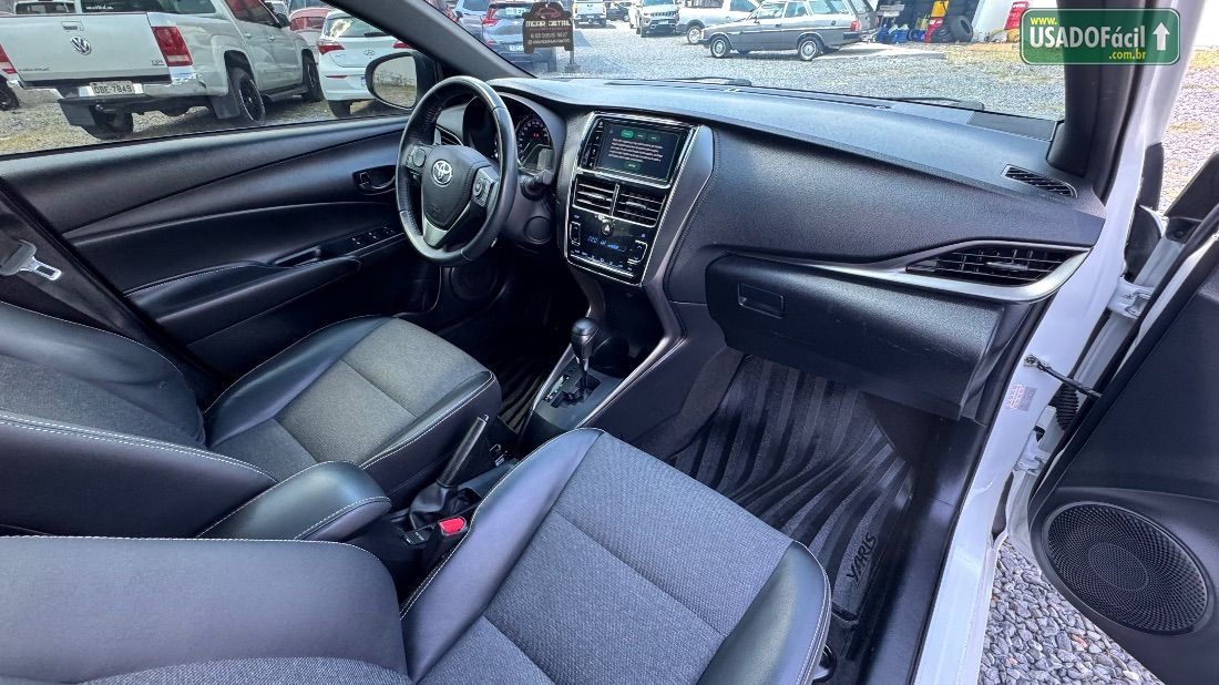 Toyota Yaris Hatch XS 1.5 Automático Flex 2023/2024 — foto 6 de 18