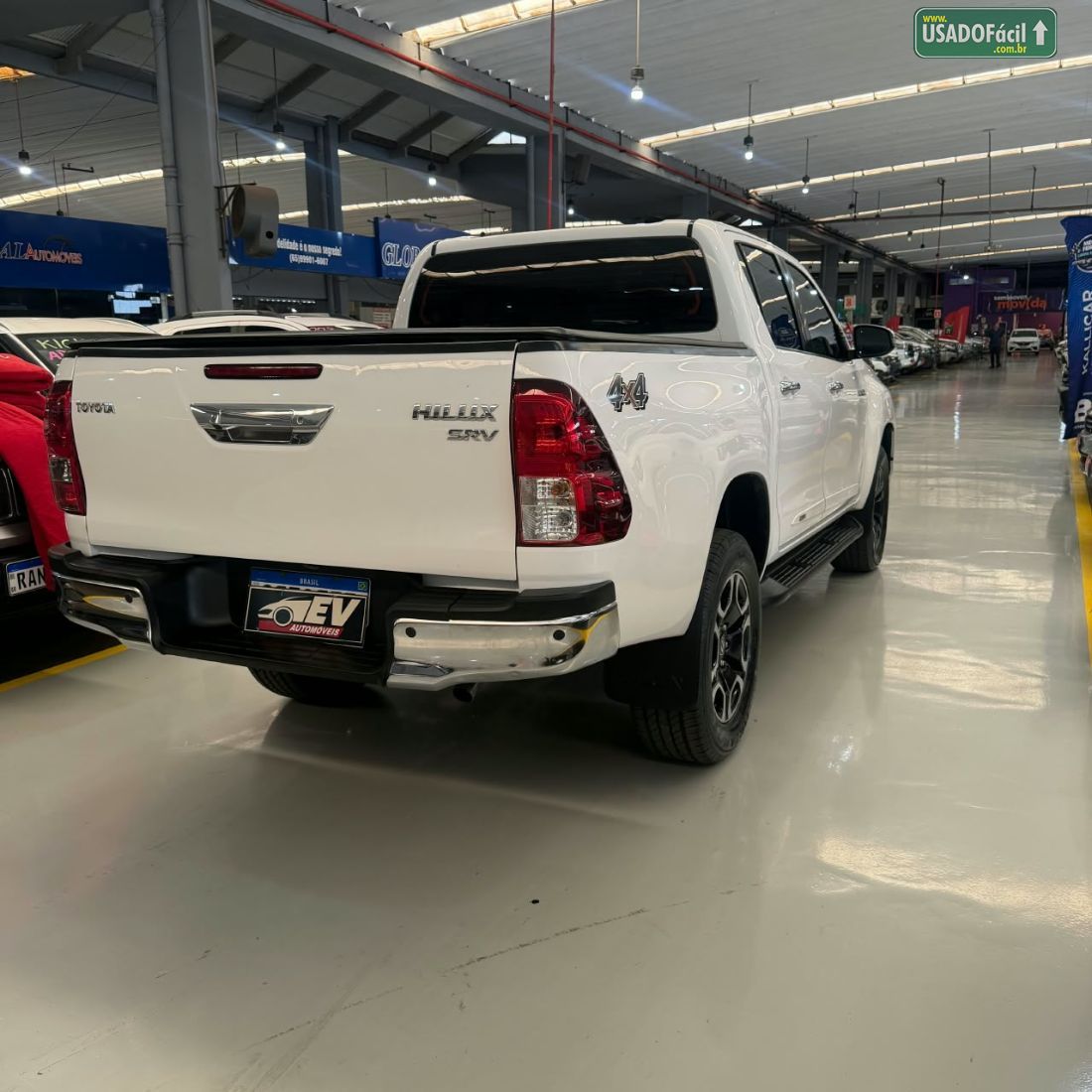 Toyota Hilux SRV CD 2.8 4x4 TDI Automático Diesel 2023/2024 — foto 3 de 11