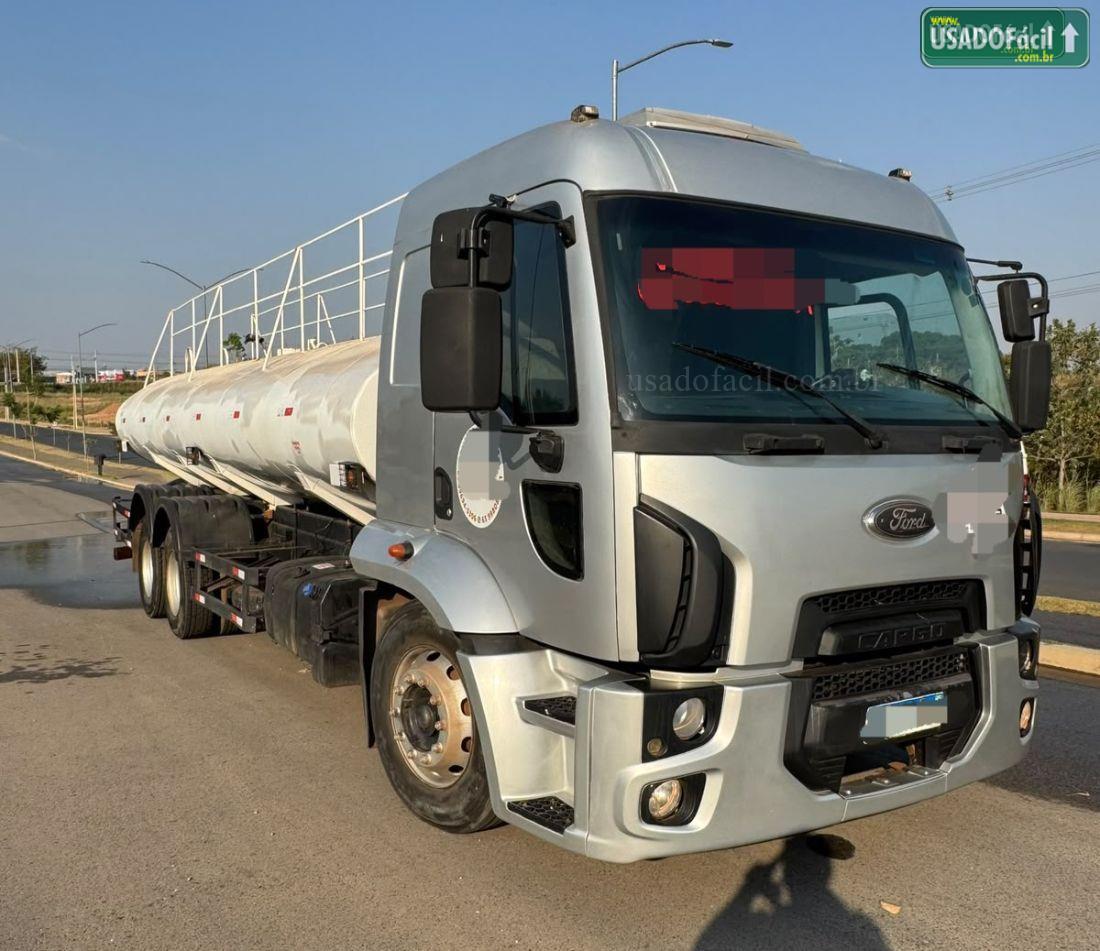 FORD Cargo 2429 E 6x2 Turbo tanque pipa 2013/2013 — foto 2 de 5