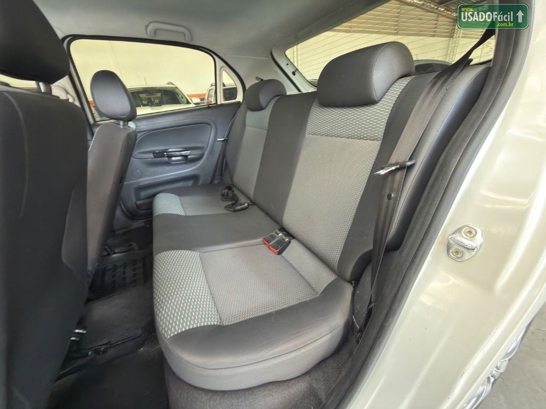 Volkswagen Gol 1.0 Mi 4P Total Flex 2011/2012 — foto 12 de 16