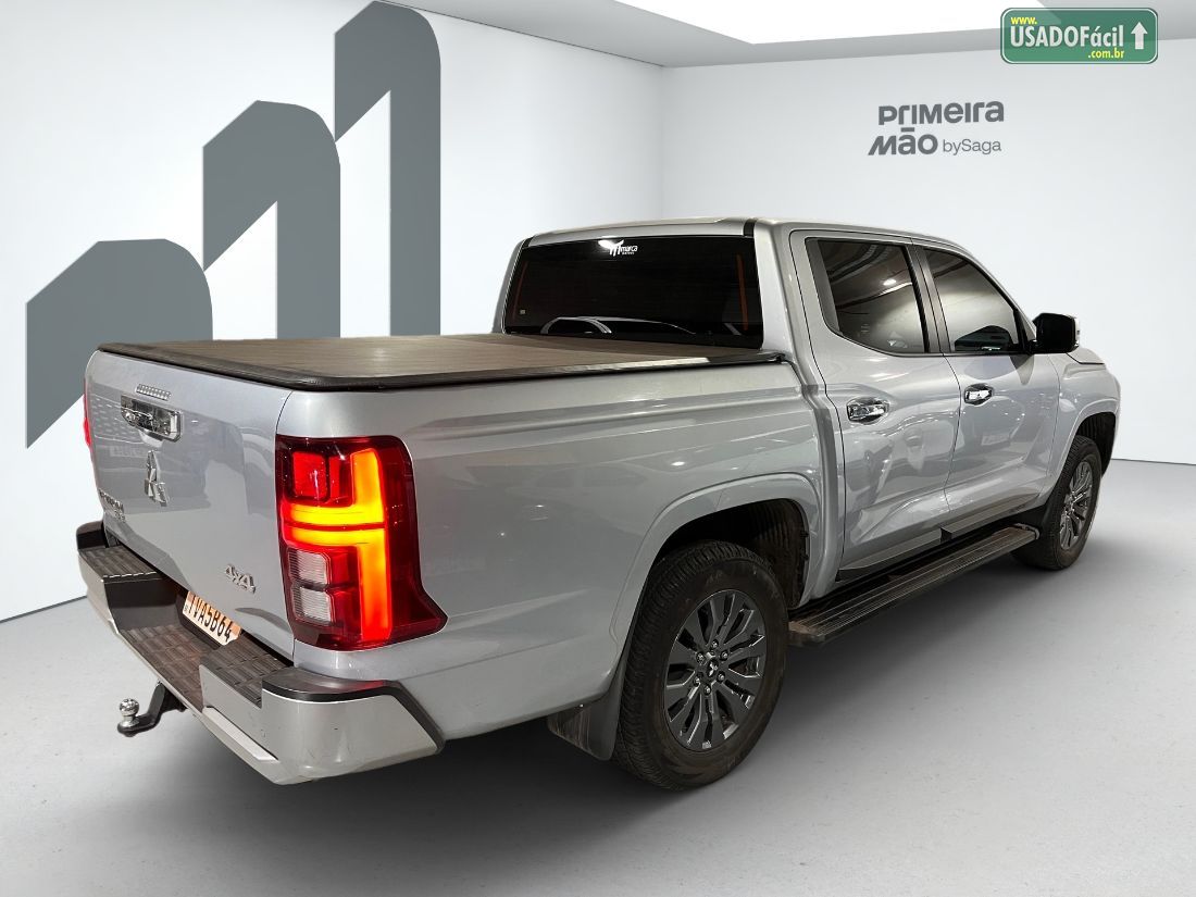 Mitsubishi Triton HPE CD 2.4 4x4 Turbo Automático Diesel 2025/2026 — foto 2 de 9