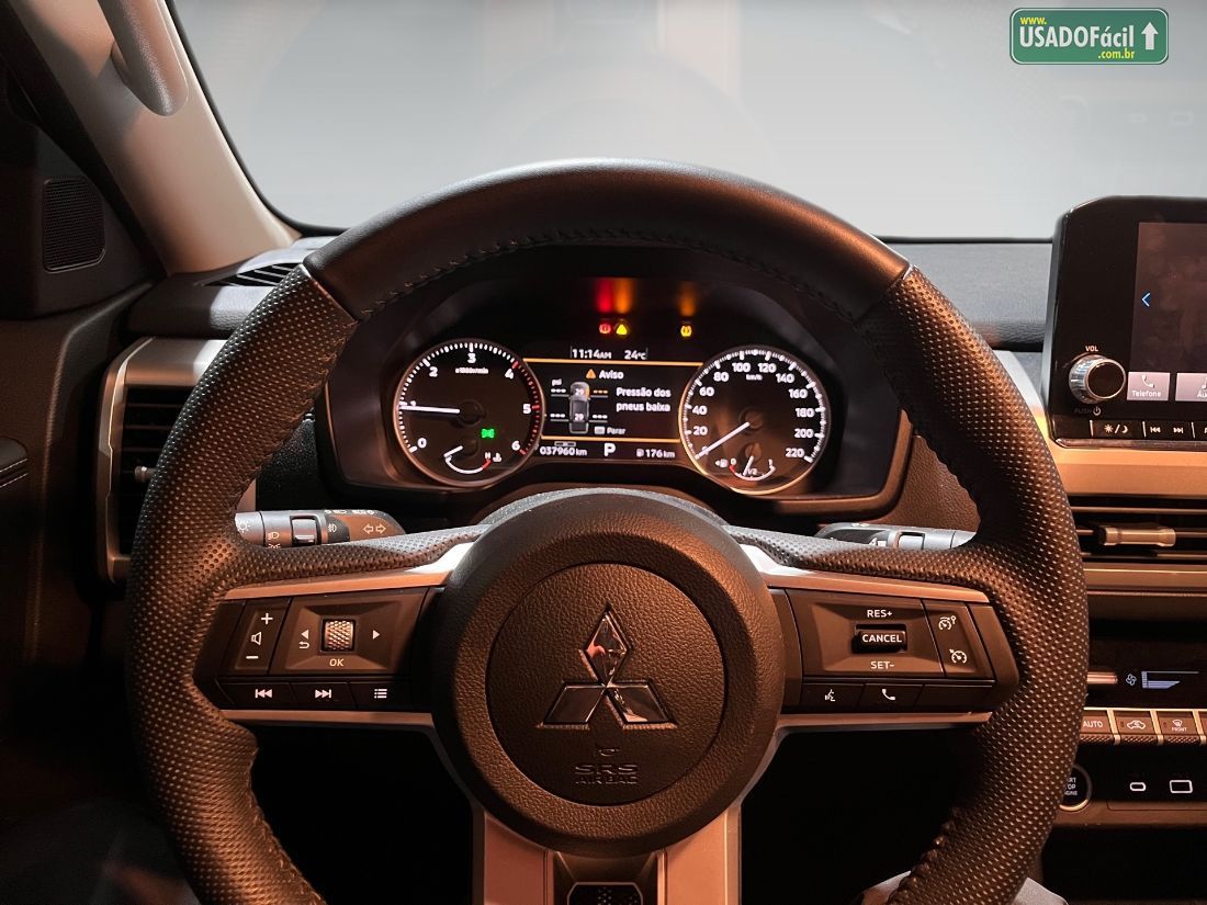 Mitsubishi Triton HPE CD 2.4 4x4 Turbo Automático Diesel 2025/2026 — foto 6 de 9