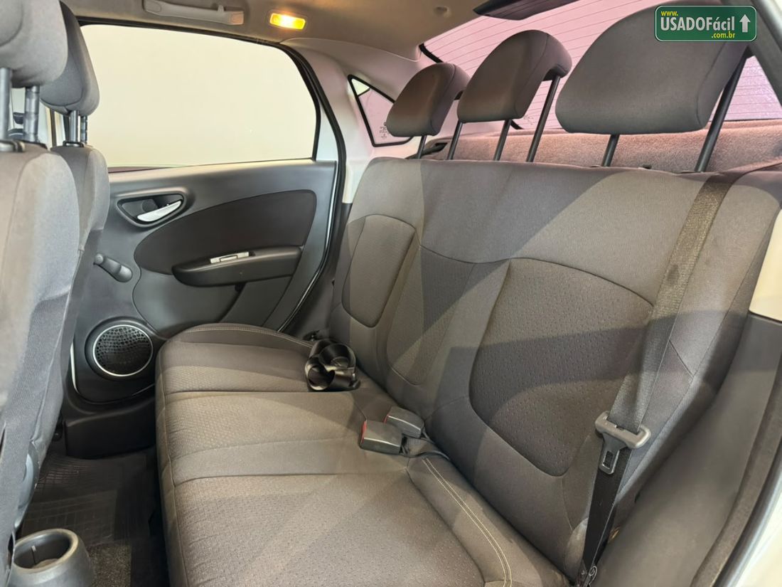 Fiat Grand Siena Attractive 1.4 Evo Fire Flex 2016/2016 — foto 6 de 8