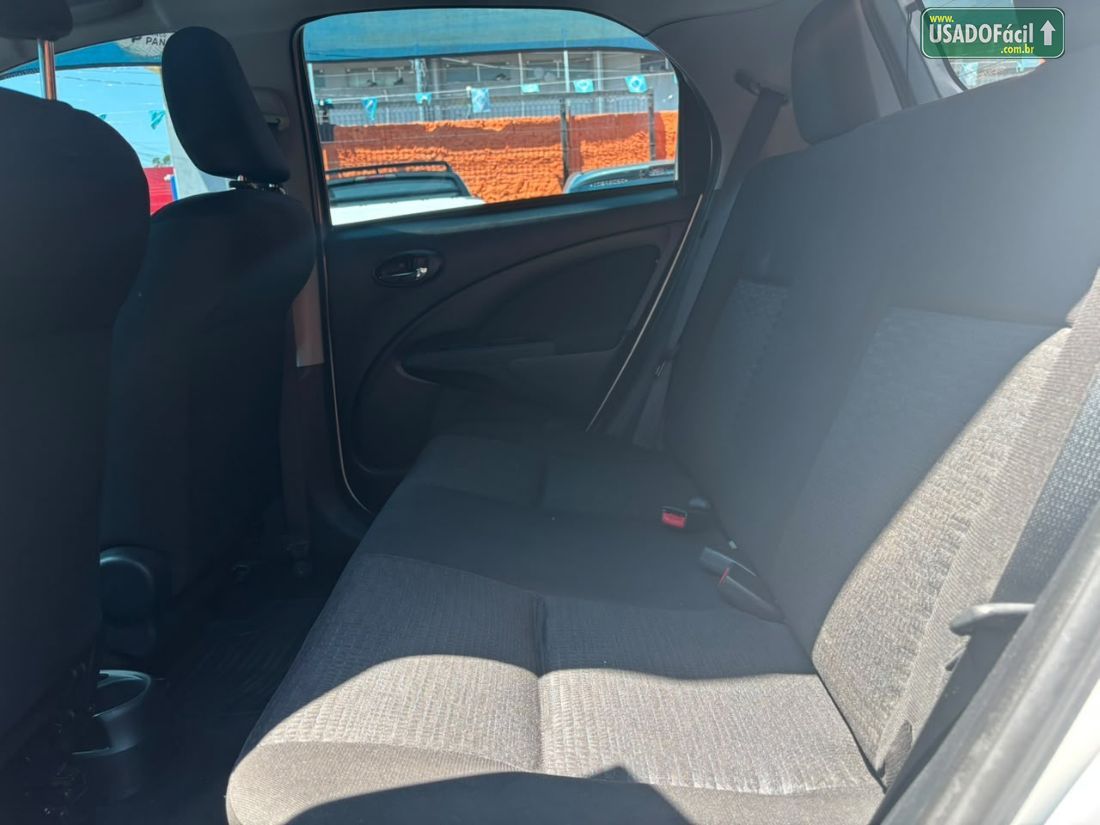 Toyota Etios Hatch X 1.3 Mecânico Flex 2015/2016 — foto 10 de 10