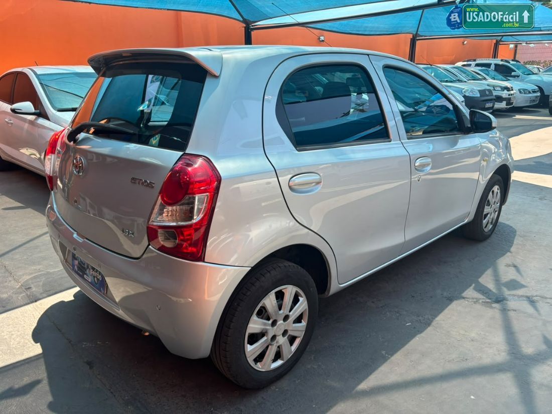 Toyota Etios Hatch X 1.3 Mecânico Flex 2015/2016 — foto 7 de 10
