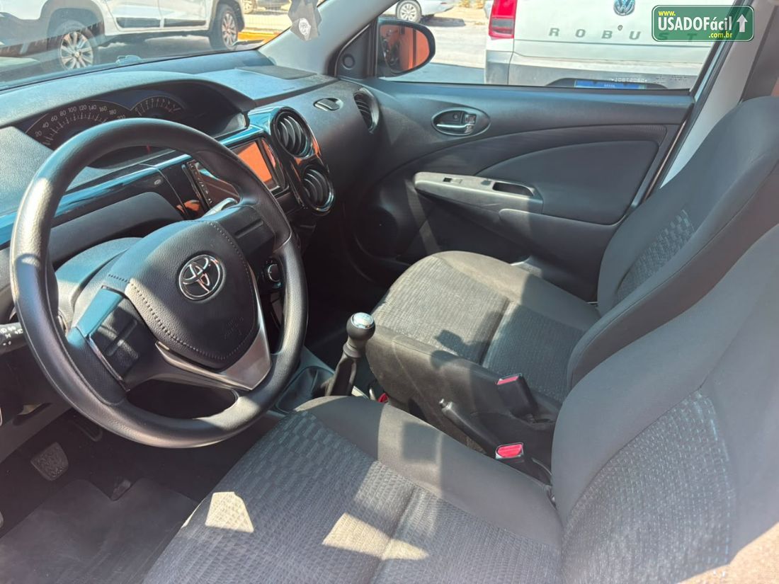 Toyota Etios Hatch X 1.3 Mecânico Flex 2015/2016 — foto 9 de 10