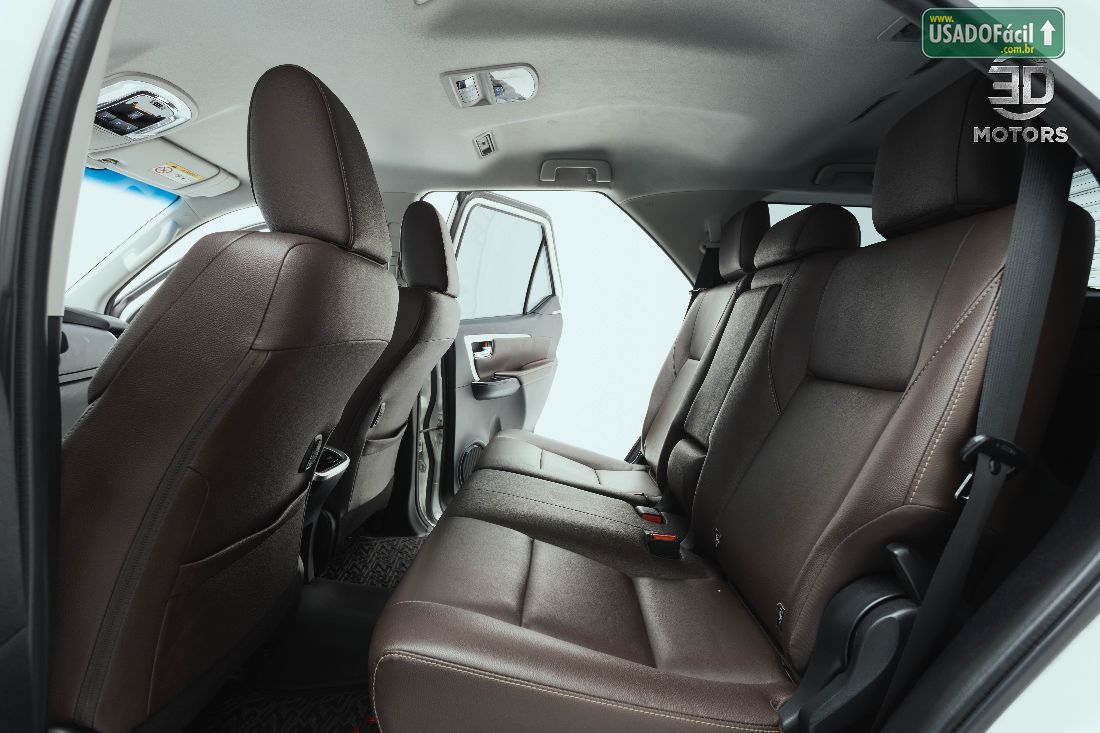 Toyota Hilux SW4 SRX 2.8 4x4 TDI Automático Diesel 2020/2020 — foto 8 de 15