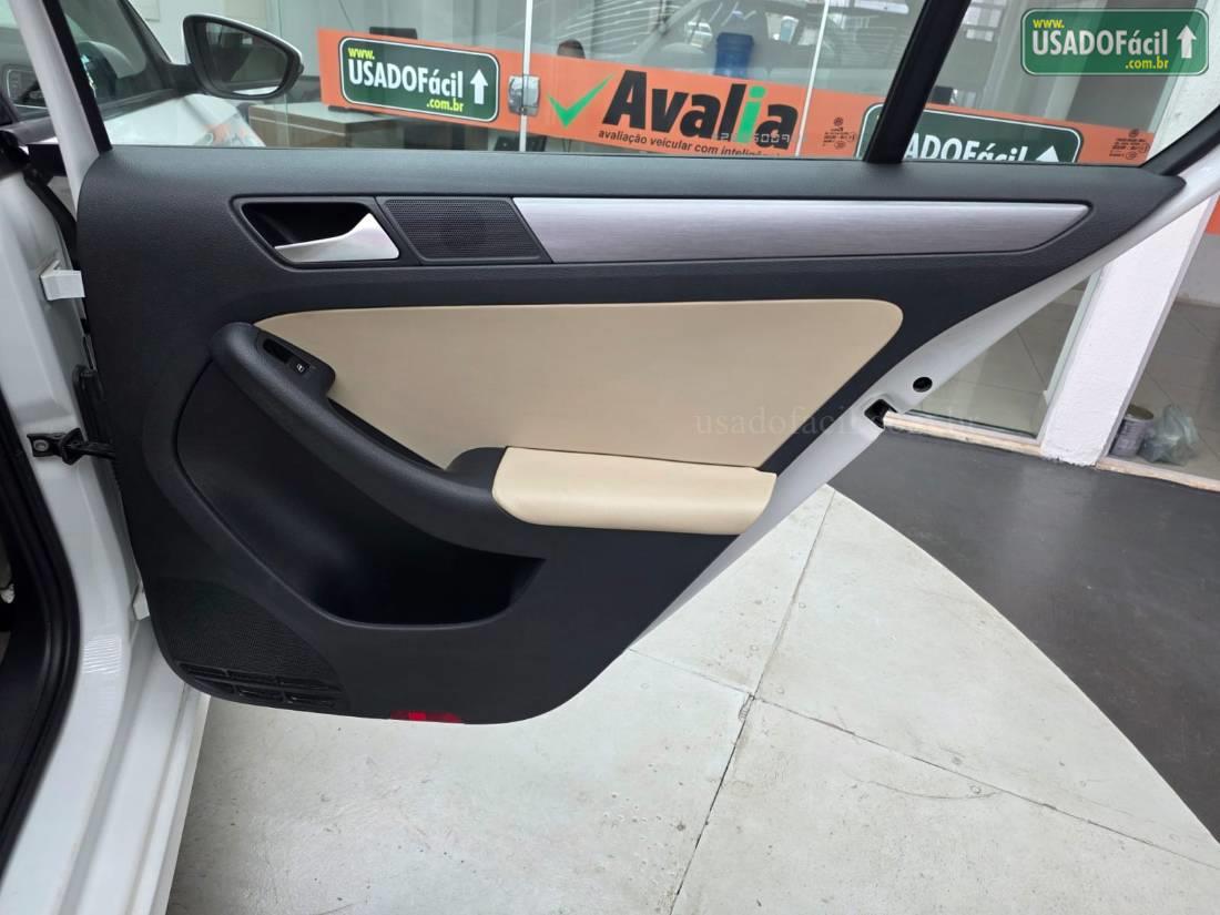 VOLKSWAGEN Jetta Comfortline 1.4 TSI Automático 2016/2016 — foto 23 de 28