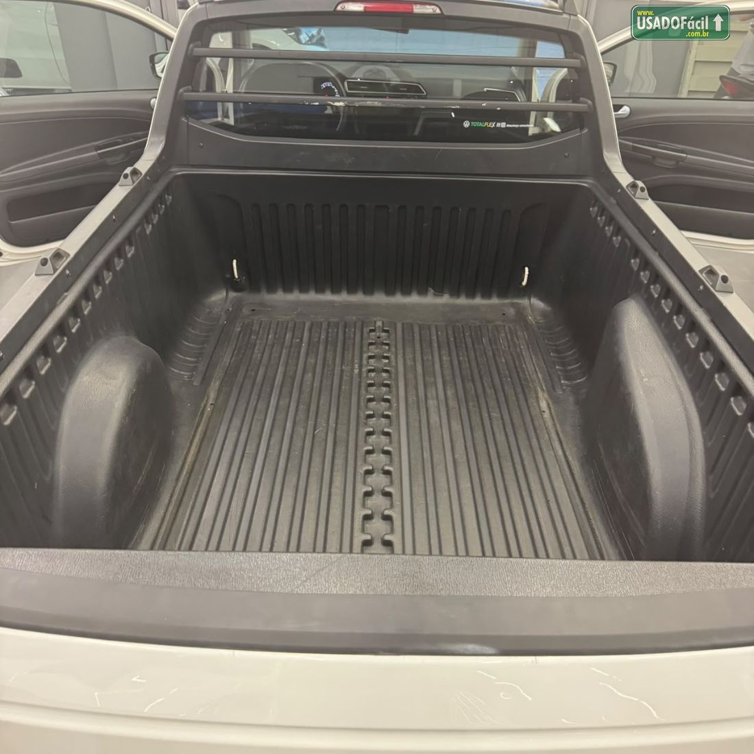 Volkswagen Saveiro Robust 1.6 Total Flex 2023/2024 — foto 5 de 8
