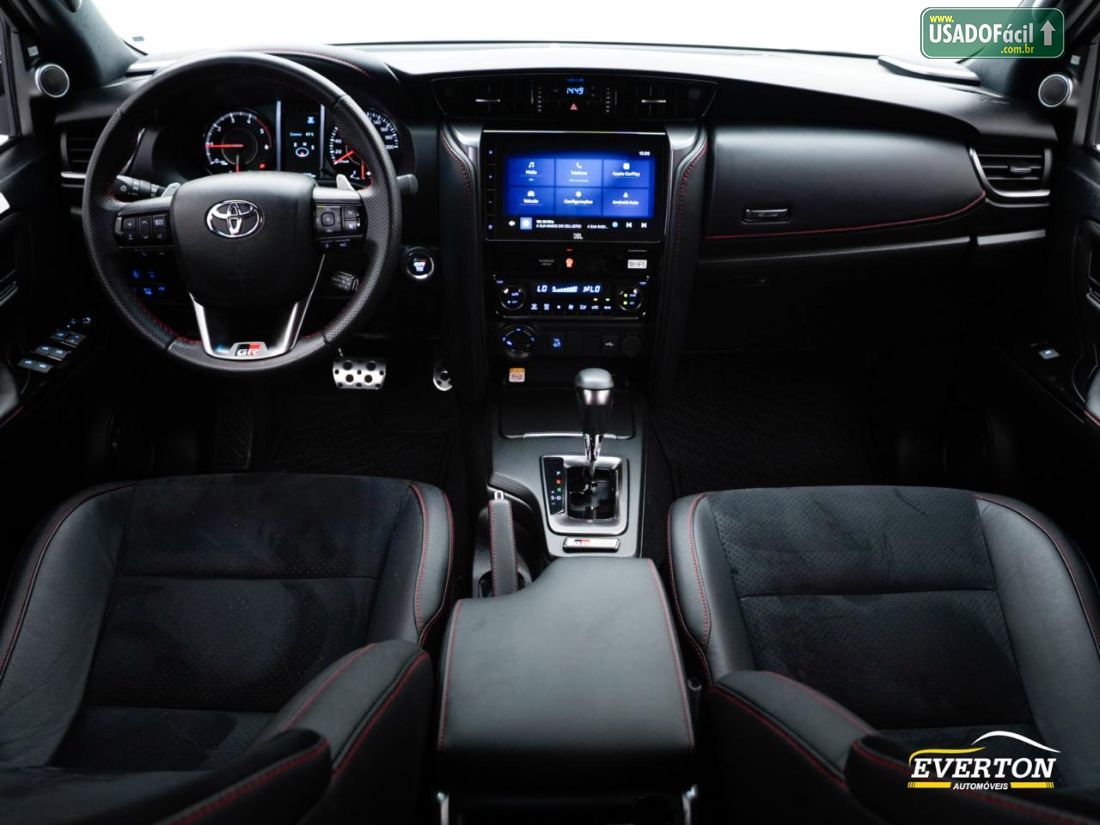 Toyota Hilux GR-S CD 4x4 2.8 TDI Automático Diesel 2024/2024 — foto 22 de 25
