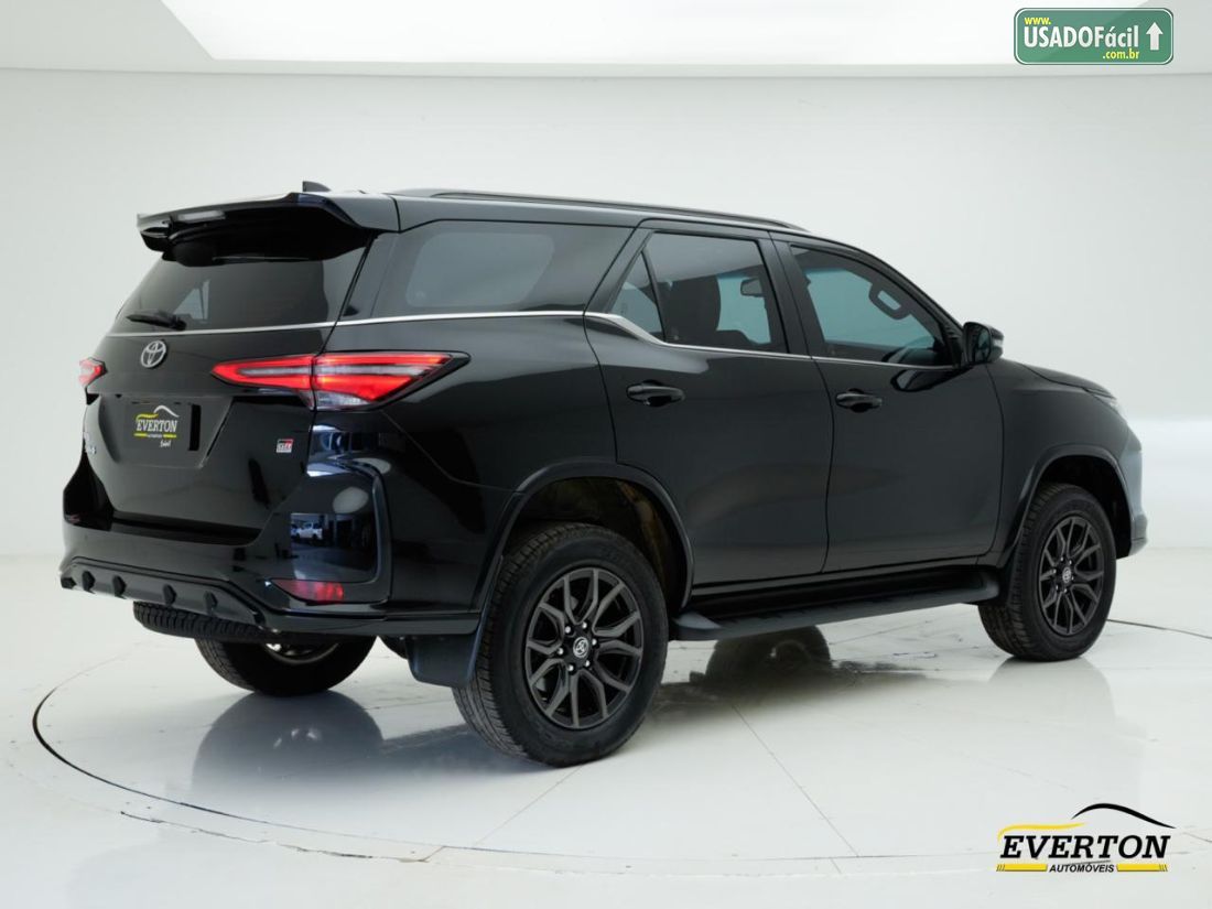 Toyota Hilux GR-S CD 4x4 2.8 TDI Automático Diesel 2024/2024 — foto 5 de 25