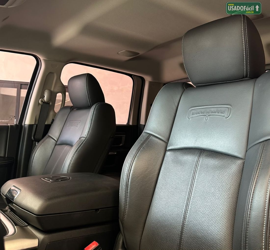 RAM Ram Classic Laramie Night Edition 5.7 4X4 Automático 2022/2022 — foto 10 de 24