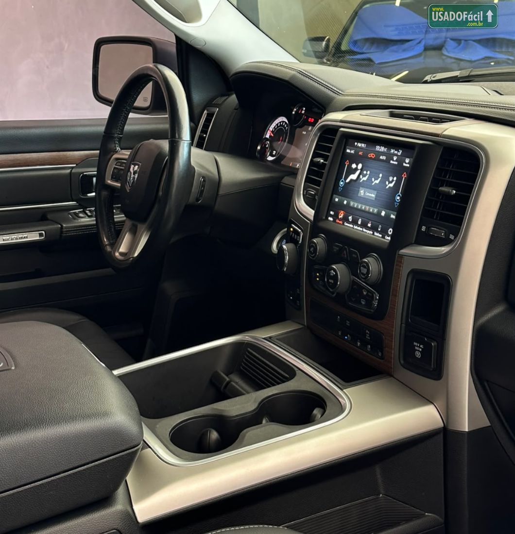 RAM Ram Classic Laramie Night Edition 5.7 4X4 Automático 2022/2022 — foto 12 de 24