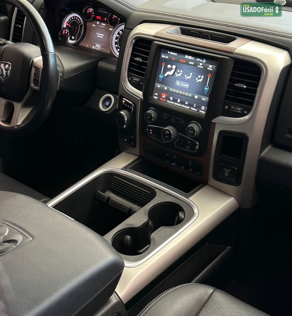 RAM Ram Classic Laramie Night Edition 5.7 4X4 Automático 2022/2022 — foto 13 de 24