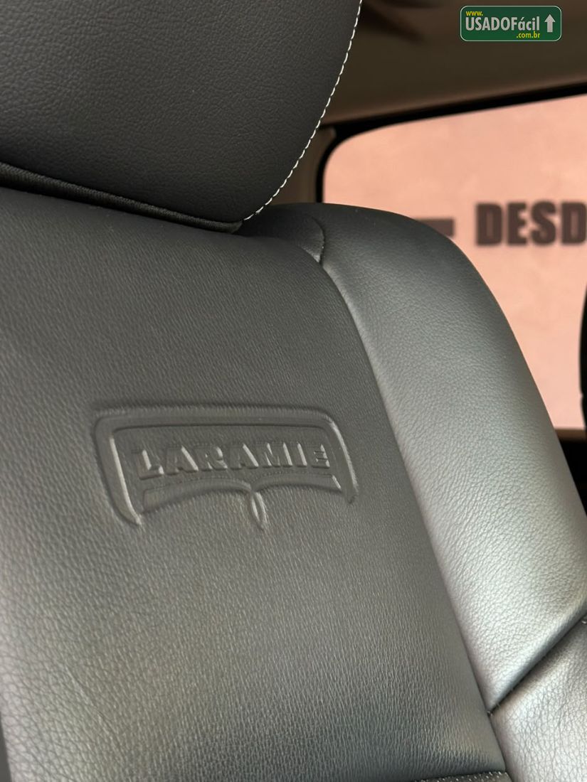 RAM Ram Classic Laramie Night Edition 5.7 4X4 Automático 2022/2022 — foto 14 de 24