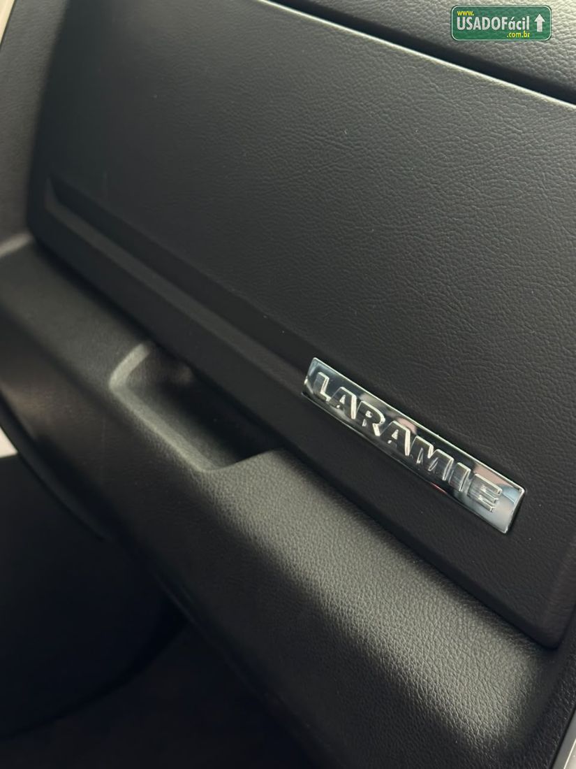 RAM Ram Classic Laramie Night Edition 5.7 4X4 Automático 2022/2022 — foto 15 de 24