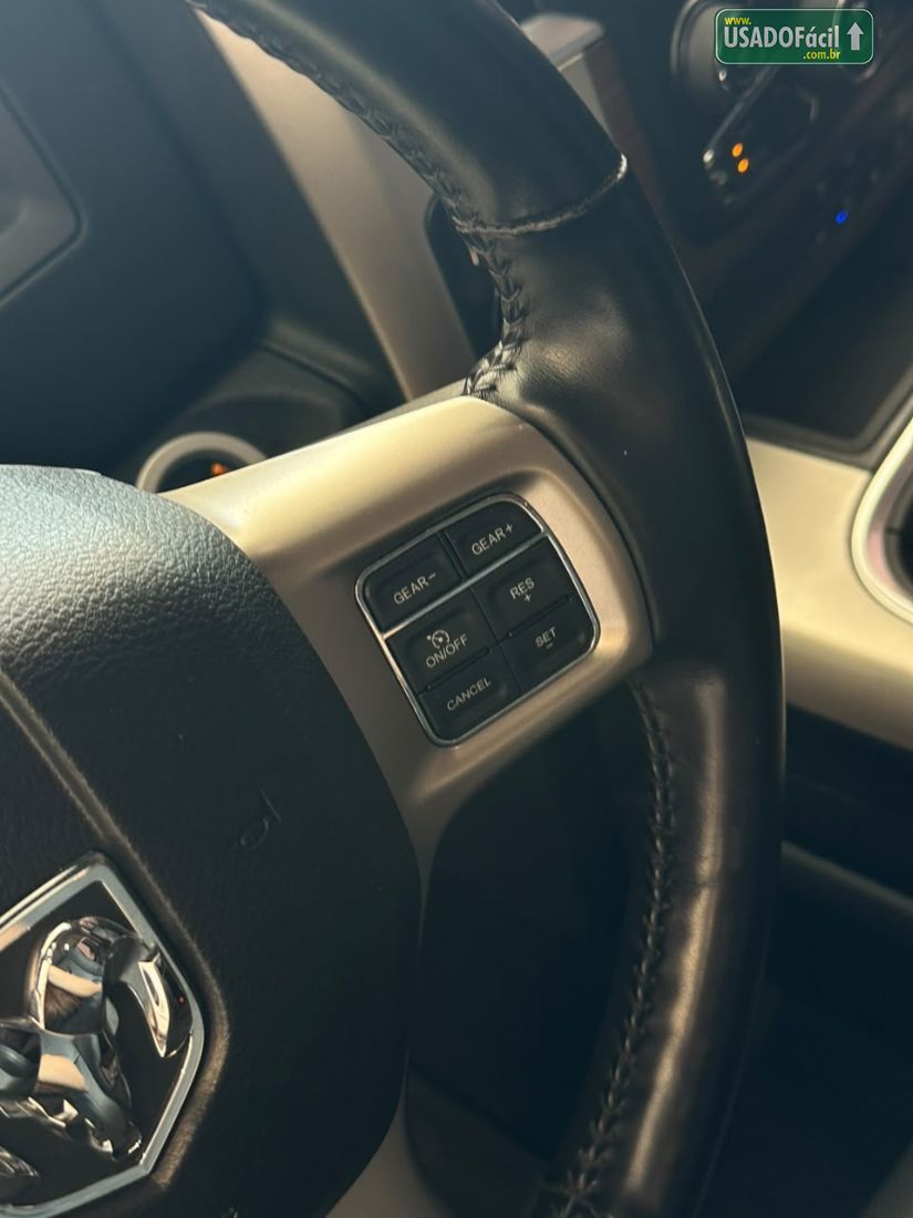 RAM Ram Classic Laramie Night Edition 5.7 4X4 Automático 2022/2022 — foto 18 de 24