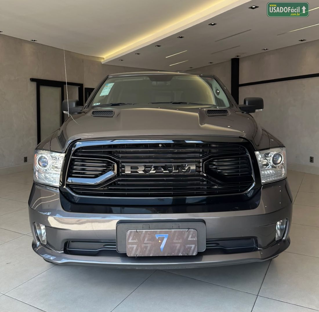 RAM Ram Classic Laramie Night Edition 5.7 4X4 Automático 2022/2022 — foto 2 de 24