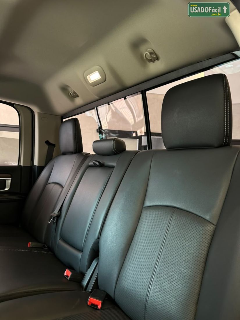 RAM Ram Classic Laramie Night Edition 5.7 4X4 Automático 2022/2022 — foto 22 de 24