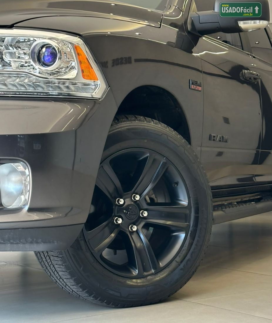 RAM Ram Classic Laramie Night Edition 5.7 4X4 Automático 2022/2022 — foto 3 de 24