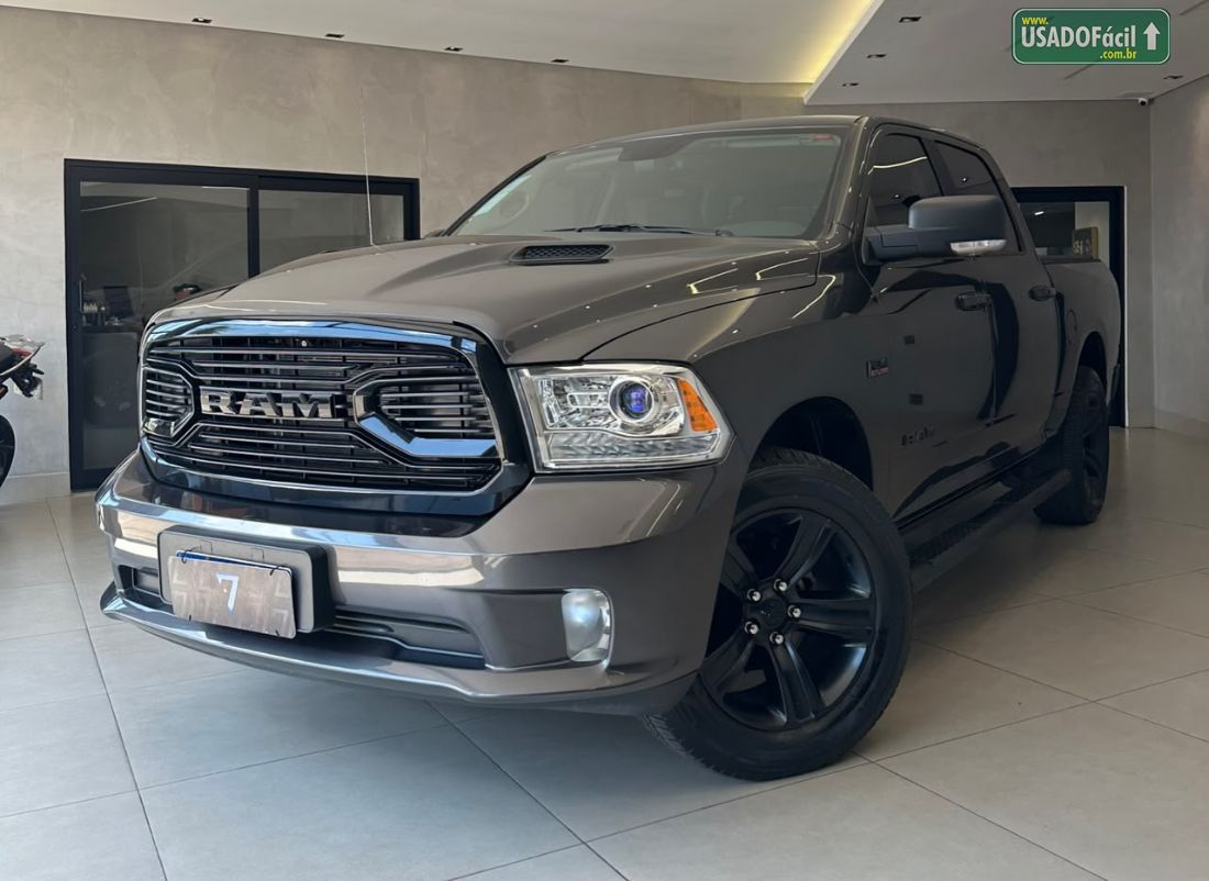 RAM Ram Classic Laramie Night Edition 5.7 4X4 Automático 2022/2022 — foto 5 de 24