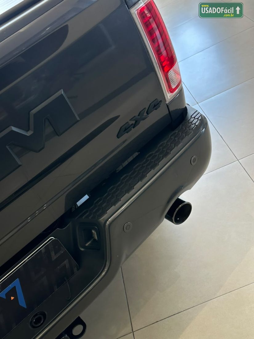 RAM Ram Classic Laramie Night Edition 5.7 4X4 Automático 2022/2022 — foto 7 de 24