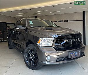 RAM Ram Classic Laramie Night Edition 5.7 4X4 Automático