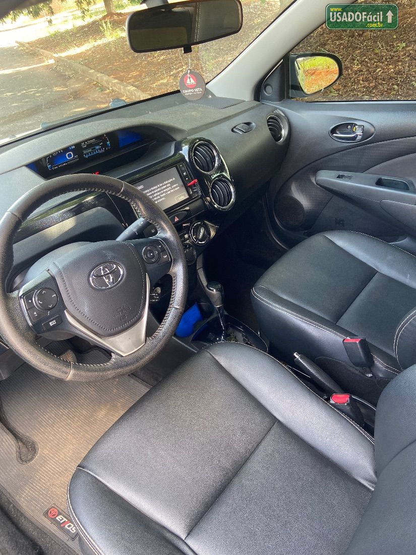 Toyota Etios Sedan XLS 1.5 Automático Flex 2017/2017 — foto 8 de 14