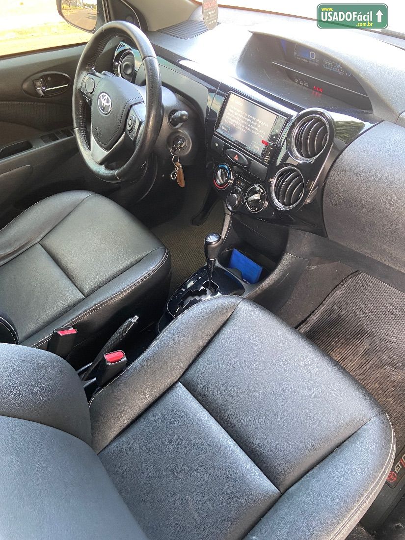 Toyota Etios Sedan XLS 1.5 Automático Flex 2017/2017 — foto 9 de 14