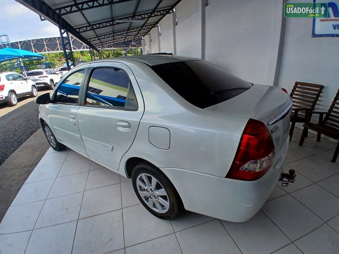 Toyota Etios Sedan XLS 1.5 Automático Flex 2016/2017 — foto 10 de 10