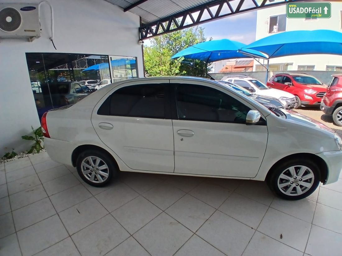 Toyota Etios Sedan XLS 1.5 Automático Flex 2016/2017 — foto 5 de 10