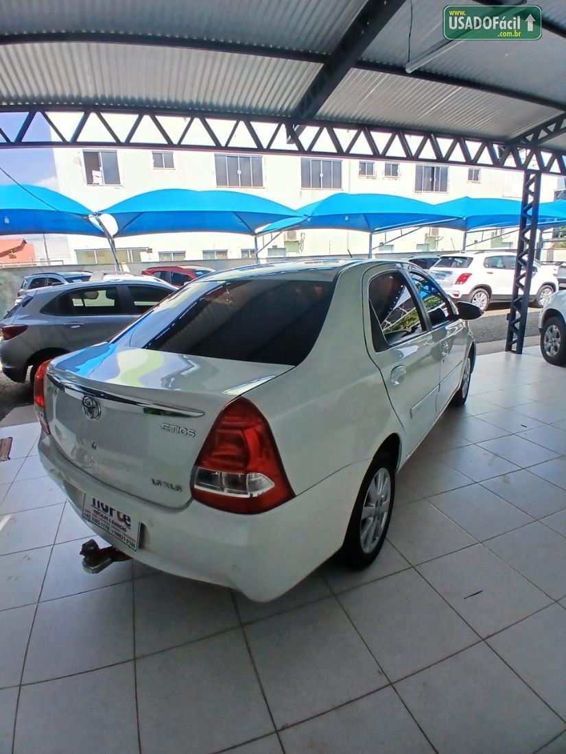 Toyota Etios Sedan XLS 1.5 Automático Flex 2016/2017 — foto 8 de 10