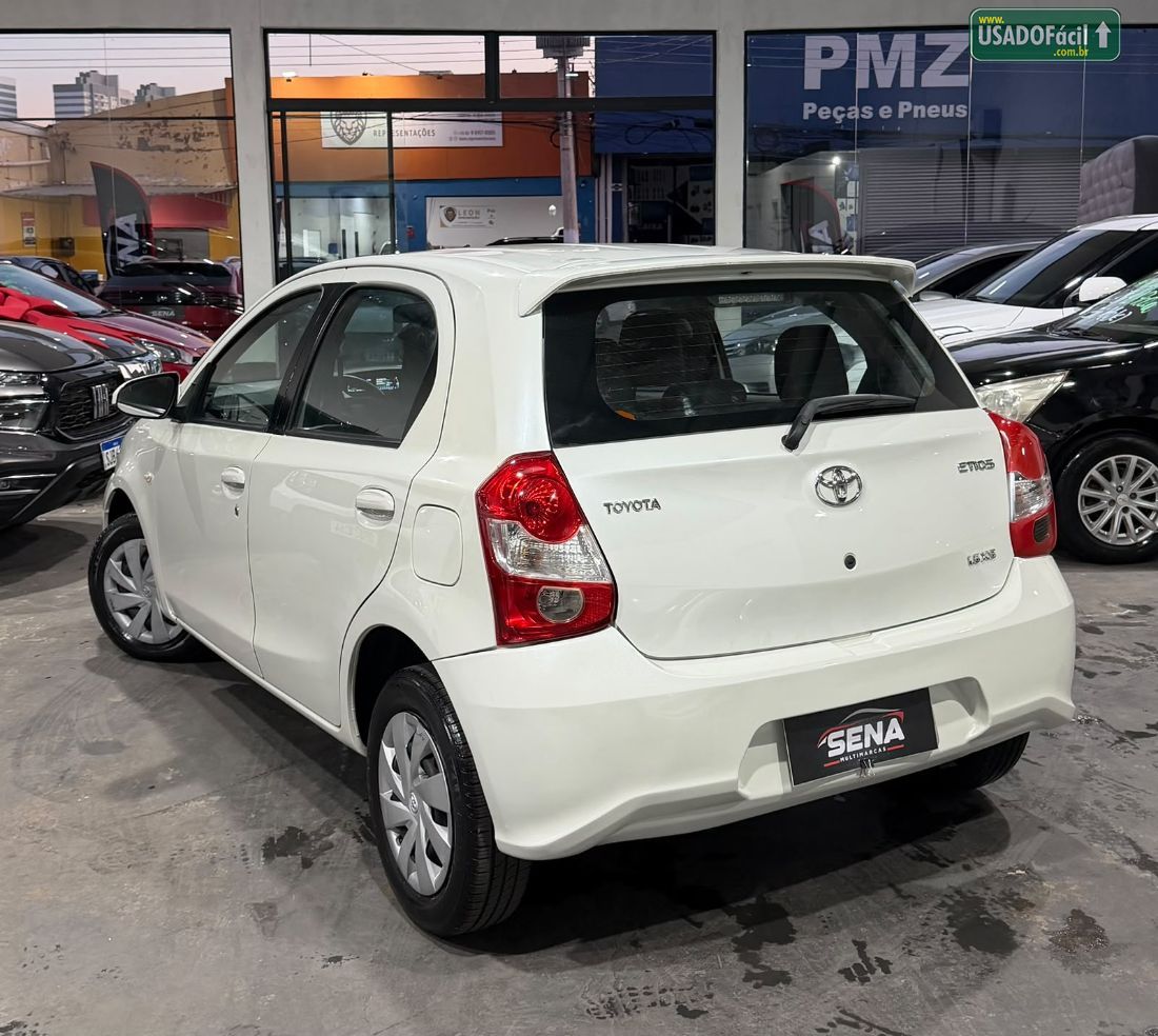 Toyota Etios Hatch XS 1.5 Automático Flex 2017/2018 — foto 10 de 10
