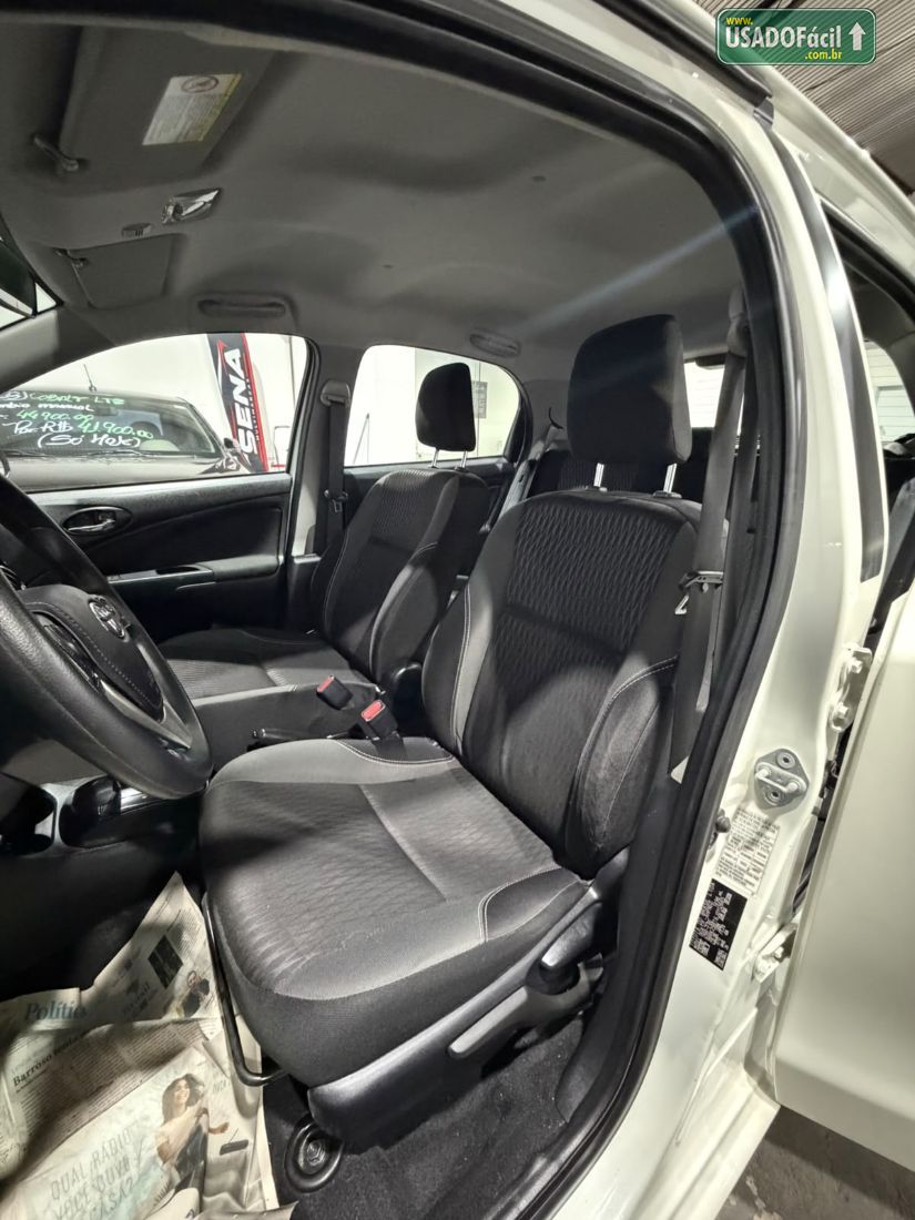 Toyota Etios Hatch XS 1.5 Automático Flex 2017/2018 — foto 4 de 10