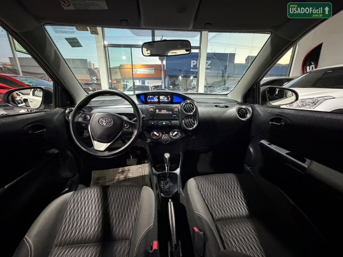 Toyota Etios Hatch XS 1.5 Automático Flex 2017/2018 — foto 5 de 10