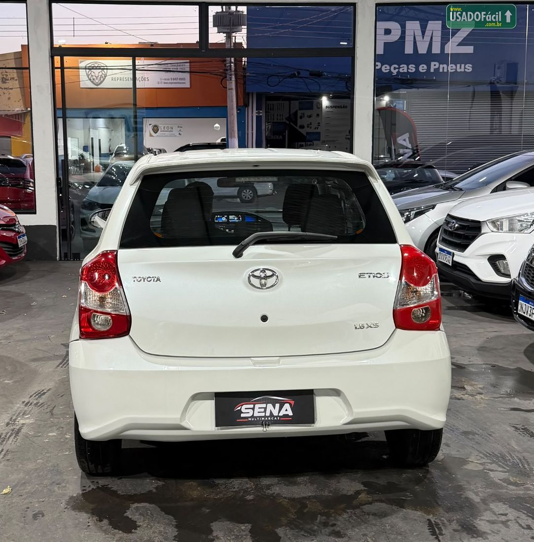 Toyota Etios Hatch XS 1.5 Automático Flex 2017/2018 — foto 6 de 10