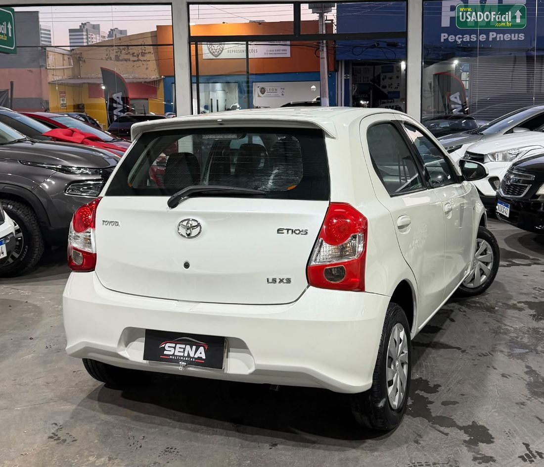 Toyota Etios Hatch XS 1.5 Automático Flex 2017/2018 — foto 7 de 10