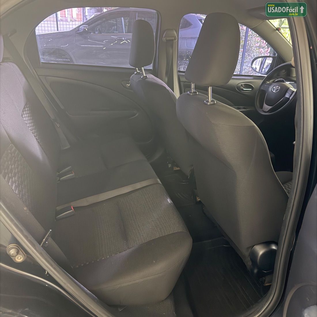 Toyota Etios Hatch X 1.3 Mecânico Flex 2015/2016 — foto 11 de 16
