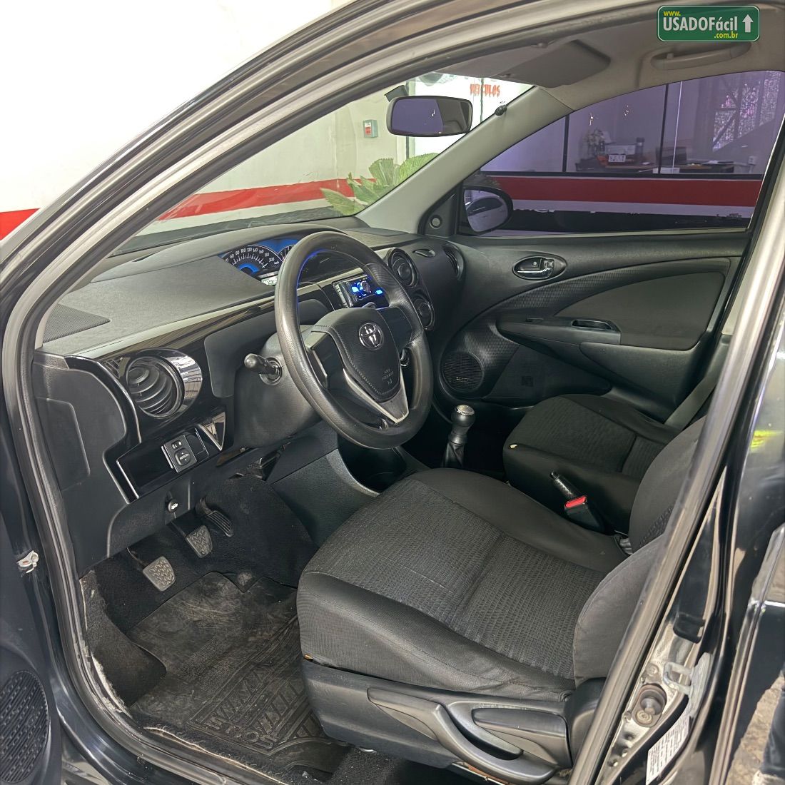 Toyota Etios Hatch X 1.3 Mecânico Flex 2015/2016 — foto 8 de 16