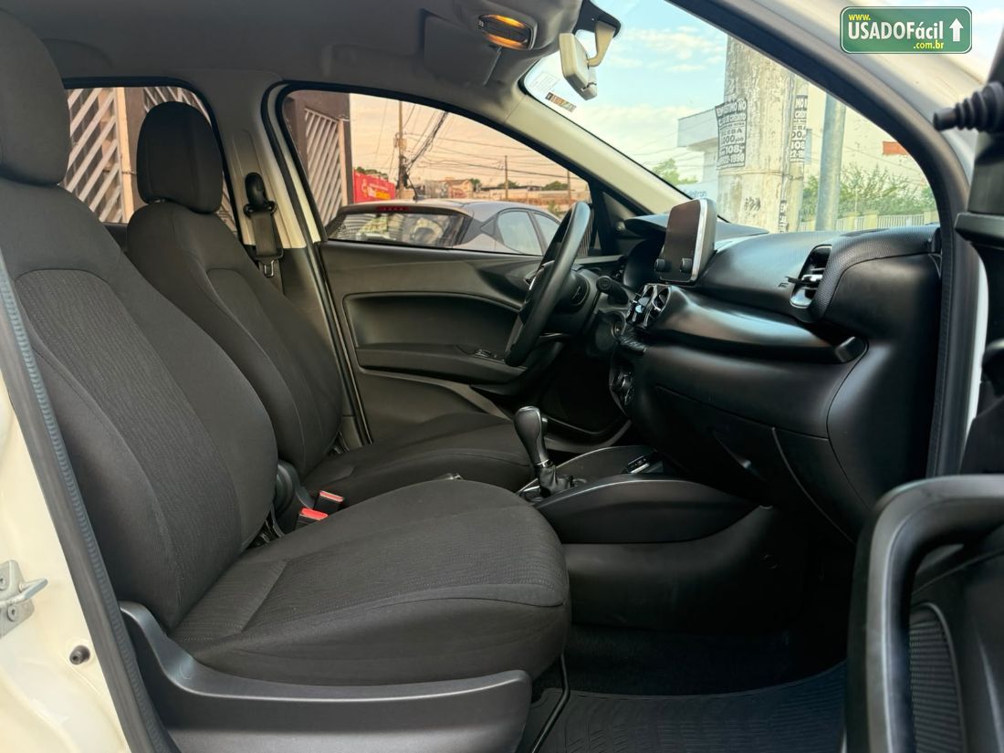 Fiat Cronos Drive 1.3 Automático Flex 2023/2024 — foto 6 de 10